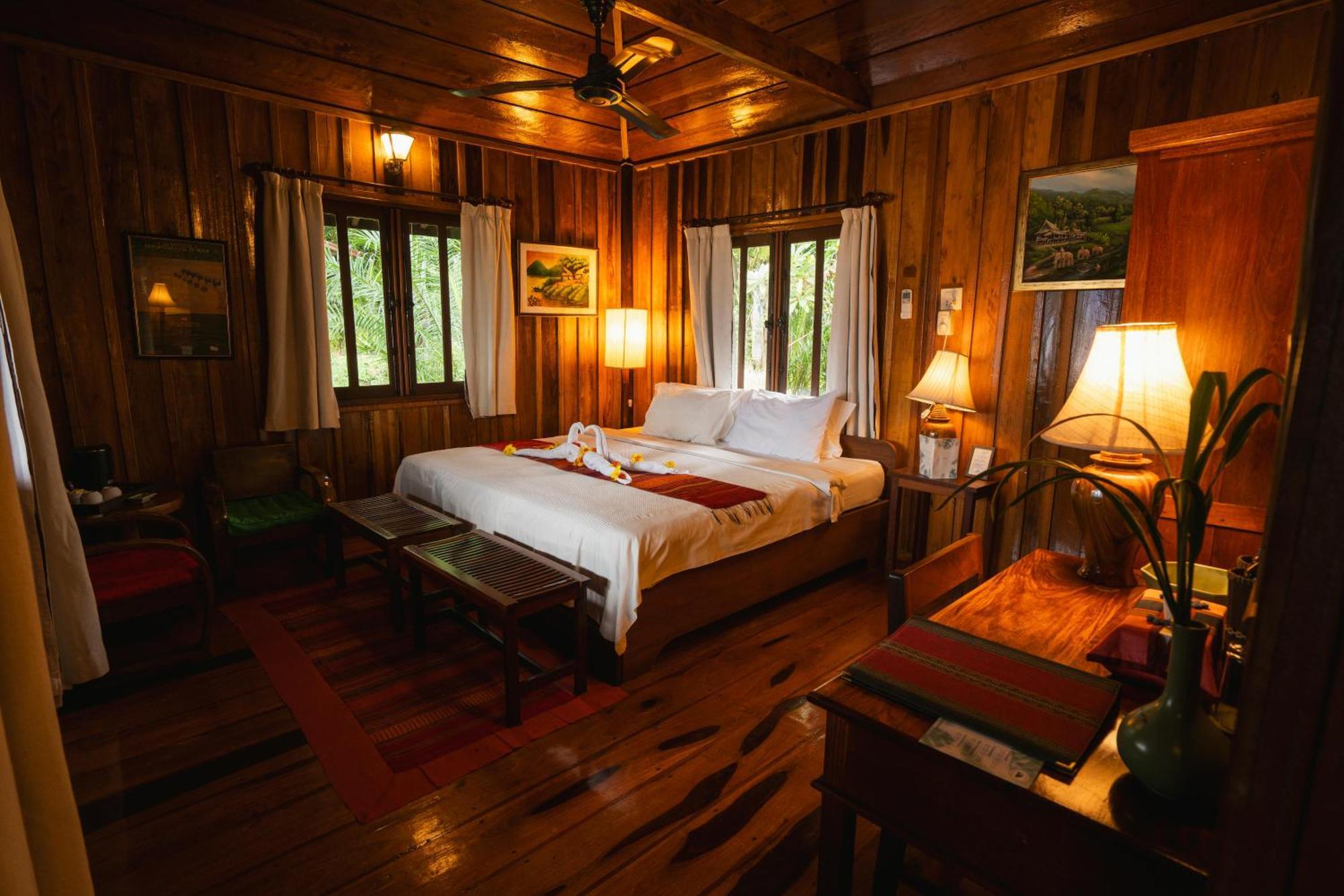 ลา โฟลี่ ลอดจ์ Hotel จำปาสัก ภายนอก รูปภาพ