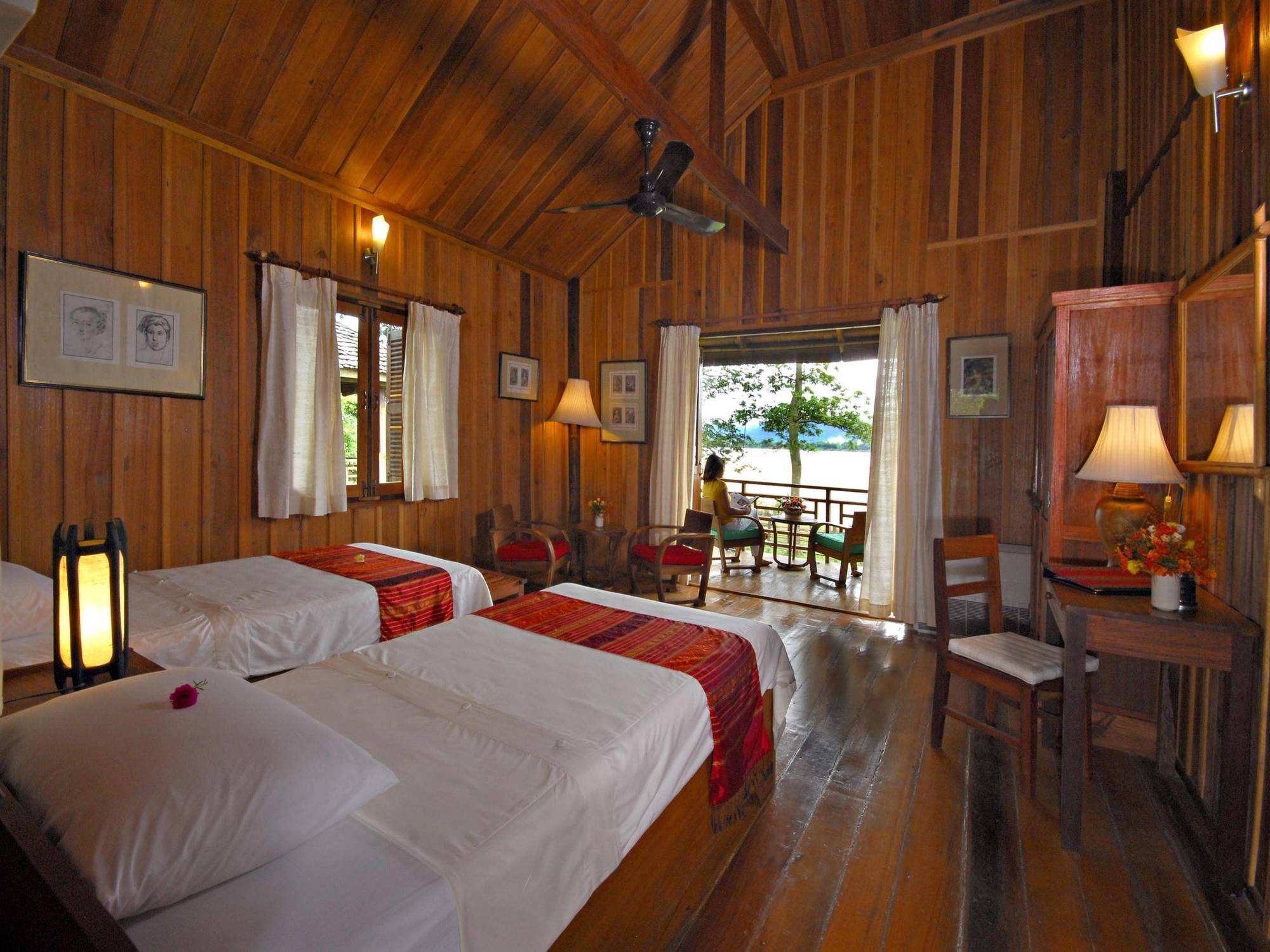 ลา โฟลี่ ลอดจ์ Hotel จำปาสัก ภายนอก รูปภาพ