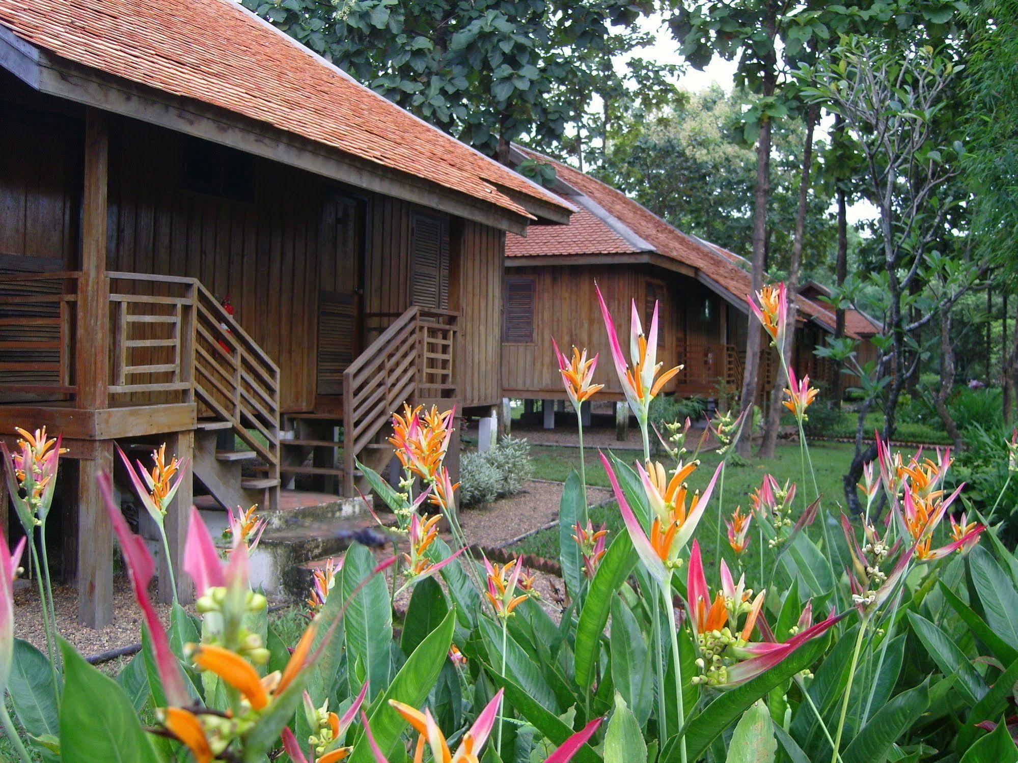 ลา โฟลี่ ลอดจ์ Hotel จำปาสัก ภายนอก รูปภาพ