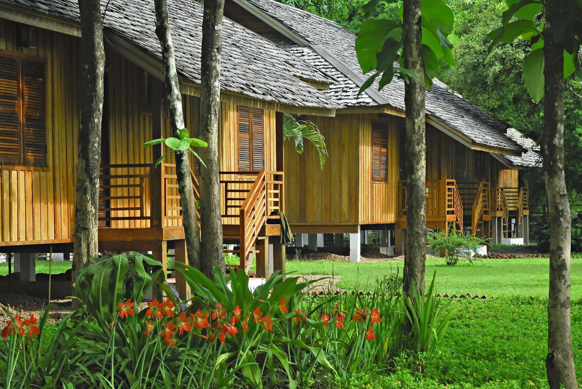 ลา โฟลี่ ลอดจ์ Hotel จำปาสัก ภายนอก รูปภาพ