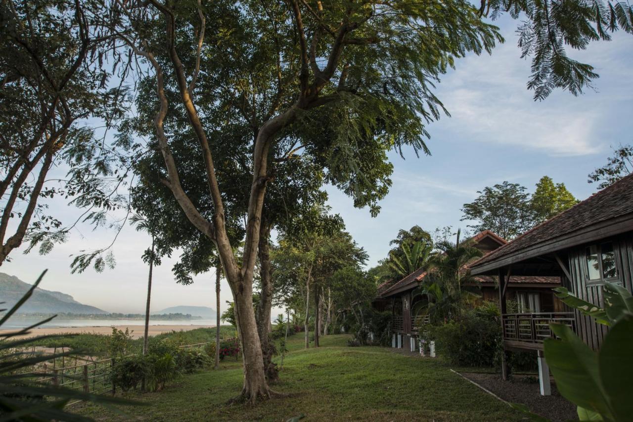 ลา โฟลี่ ลอดจ์ Hotel จำปาสัก ภายนอก รูปภาพ