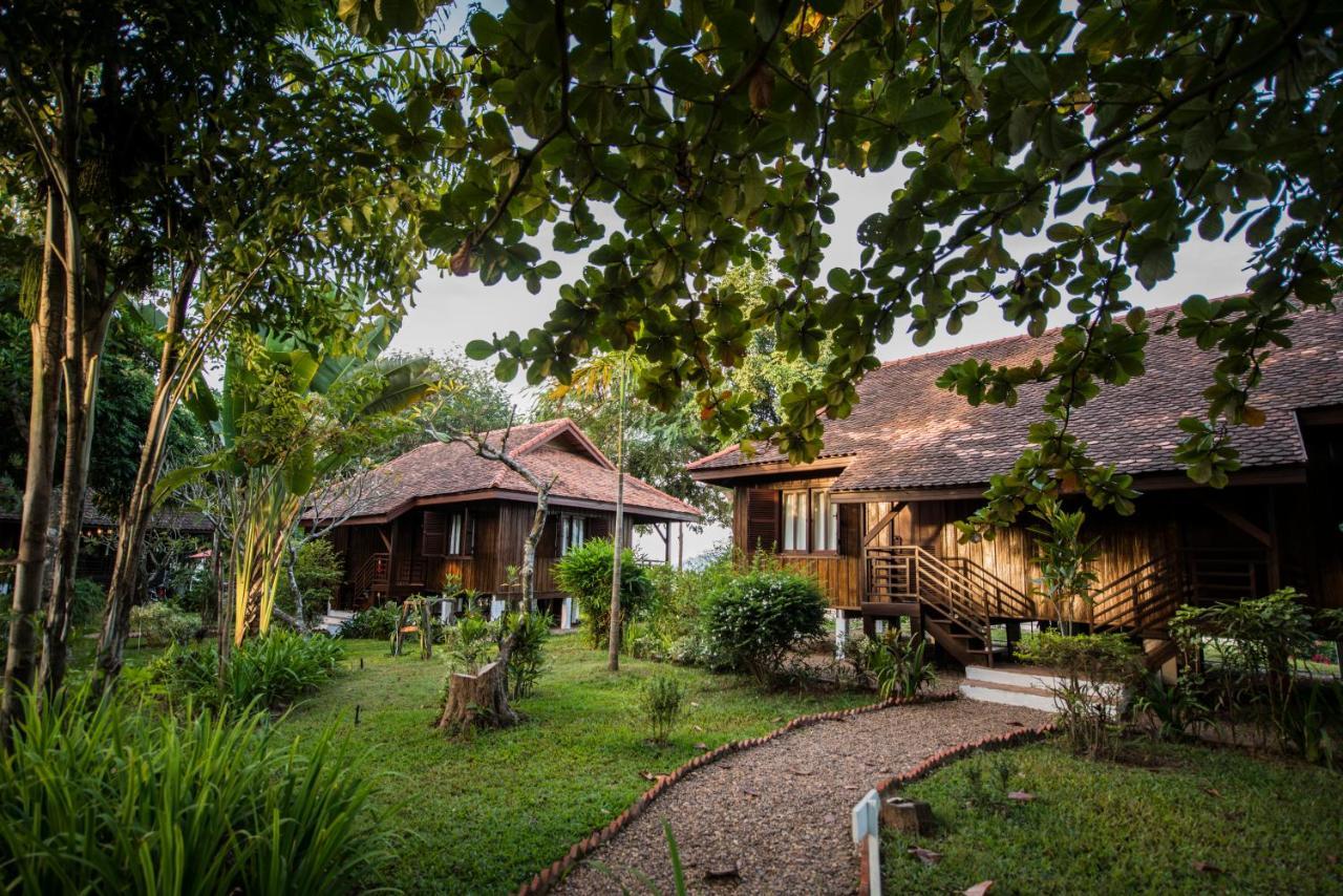 ลา โฟลี่ ลอดจ์ Hotel จำปาสัก ภายนอก รูปภาพ